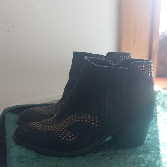 Lucky Brand Black Ankle Booties with Studded Design - Picture 2 of 6